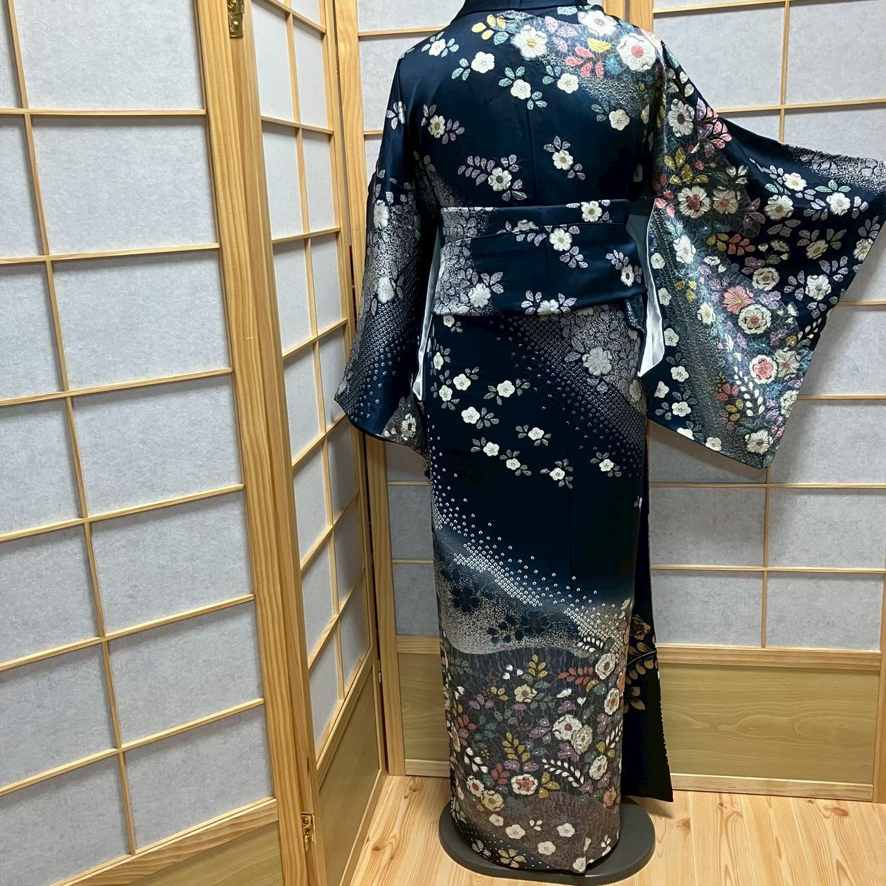 7819# Japanese Kimono Vintage Womens Silk Fabric Robe Kimono only sold