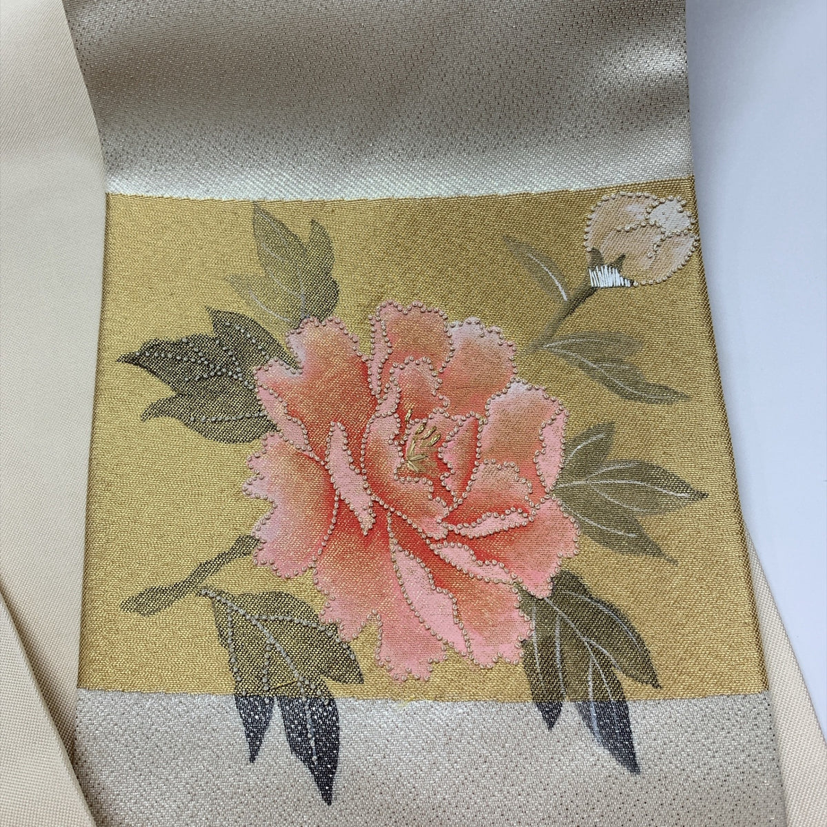 ［9314］名古屋帯 牡丹文様 相良刺繍 秀峯 お太鼓 九寸 正絹 着物