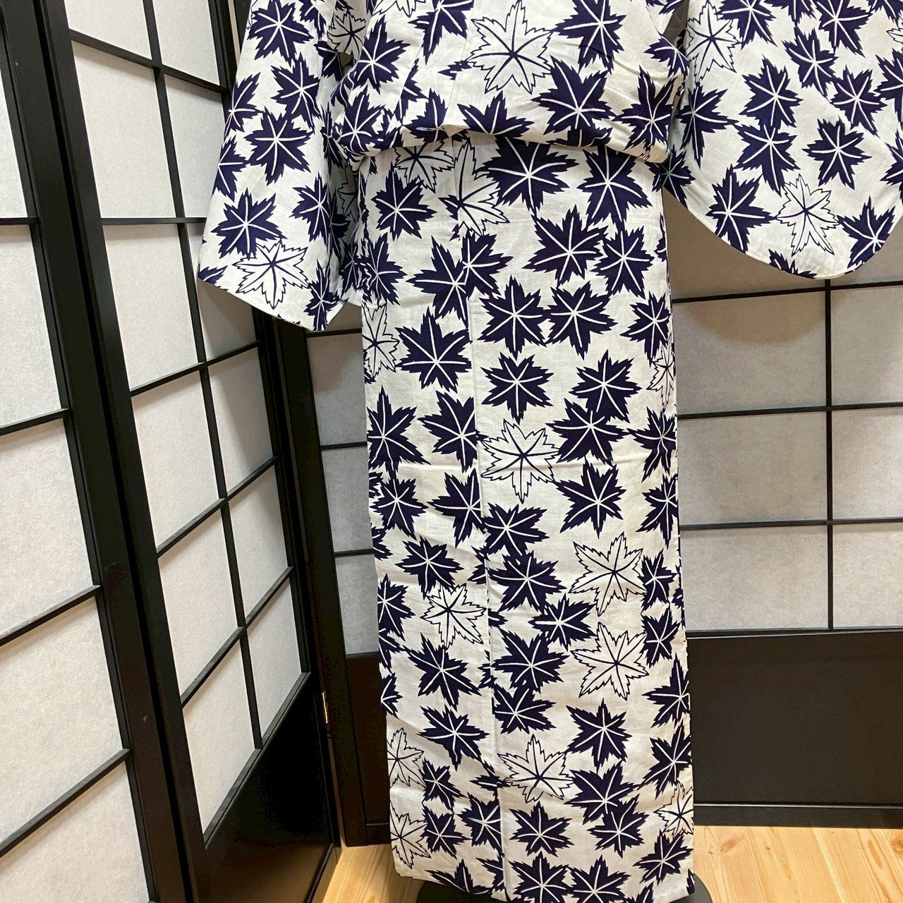 ［9115］浴衣 楓散らし 白 ゆかた 綿 リメイク レディース