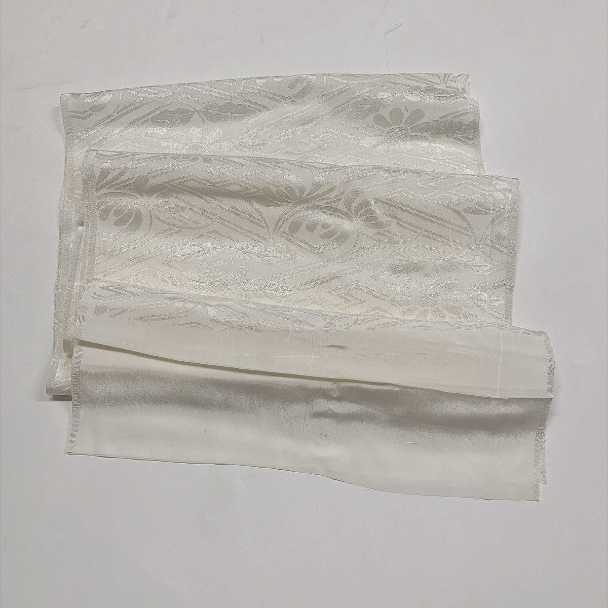 ［9793］帯締め 帯揚げ セット 花紗綾形 金糸 白 正絹 着物 帯絞め