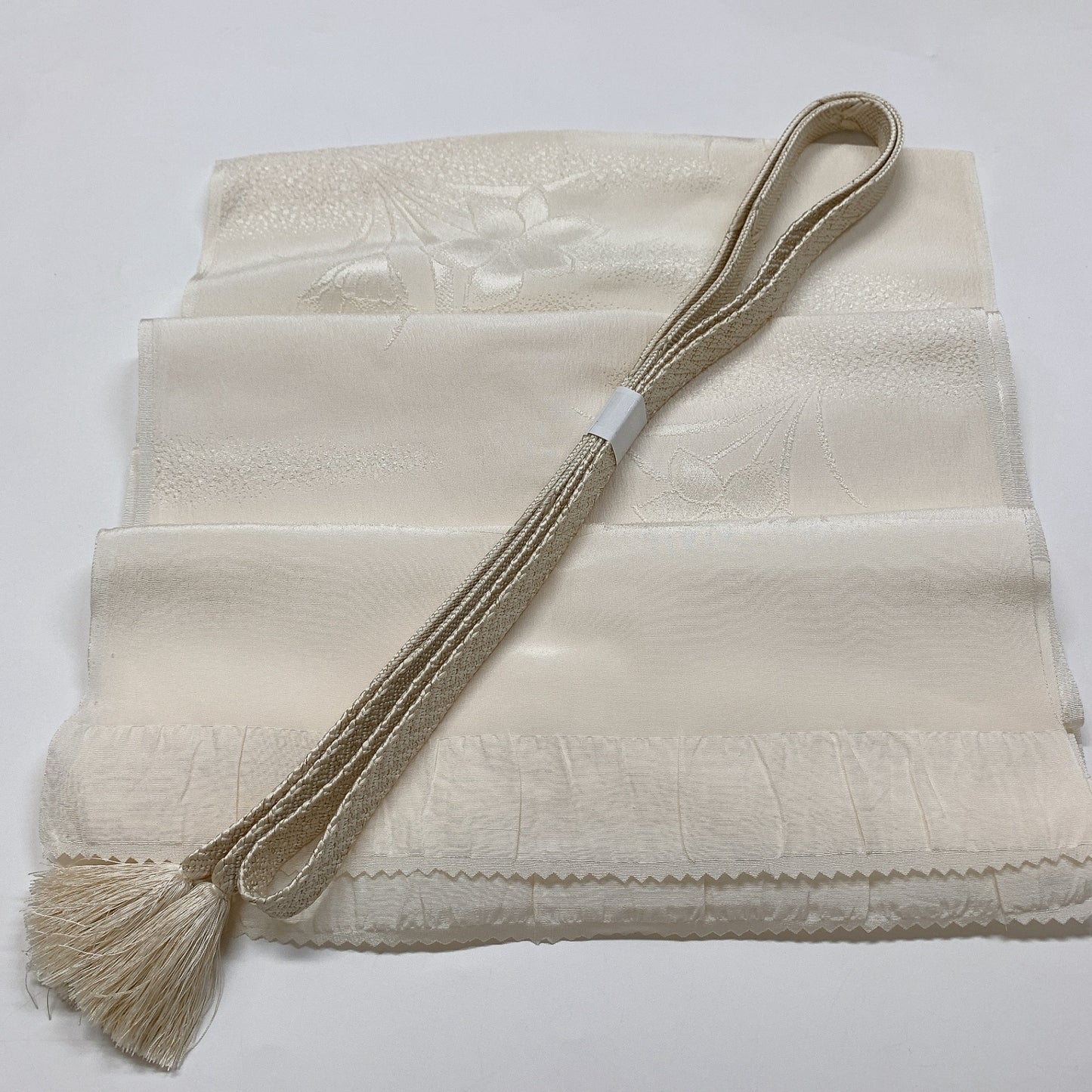 ［9053］帯締め 帯揚げ セット 枝花文様 白 正絹 着物 帯絞め