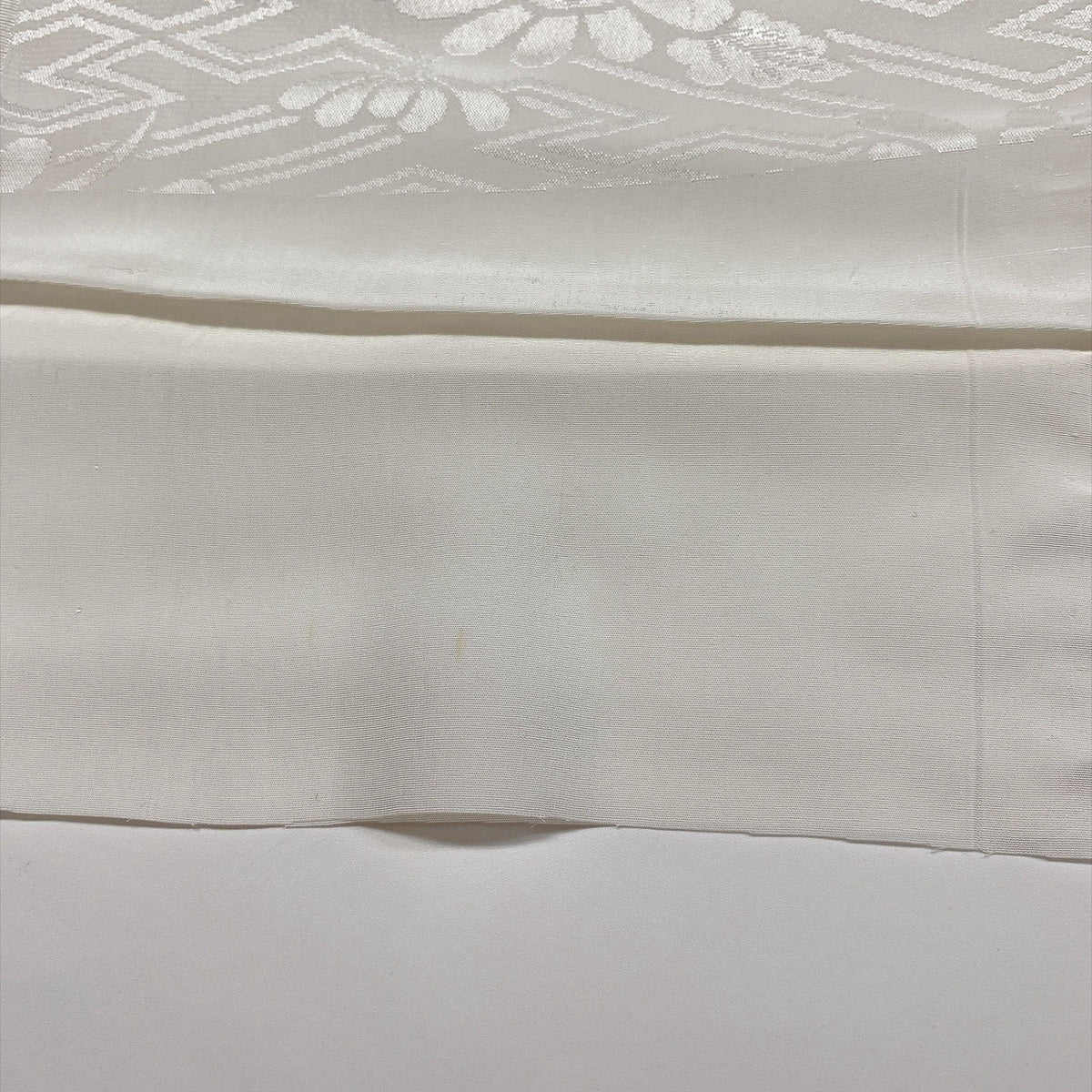 ［9793］帯締め 帯揚げ セット 花紗綾形 金糸 白 正絹 着物 帯絞め
