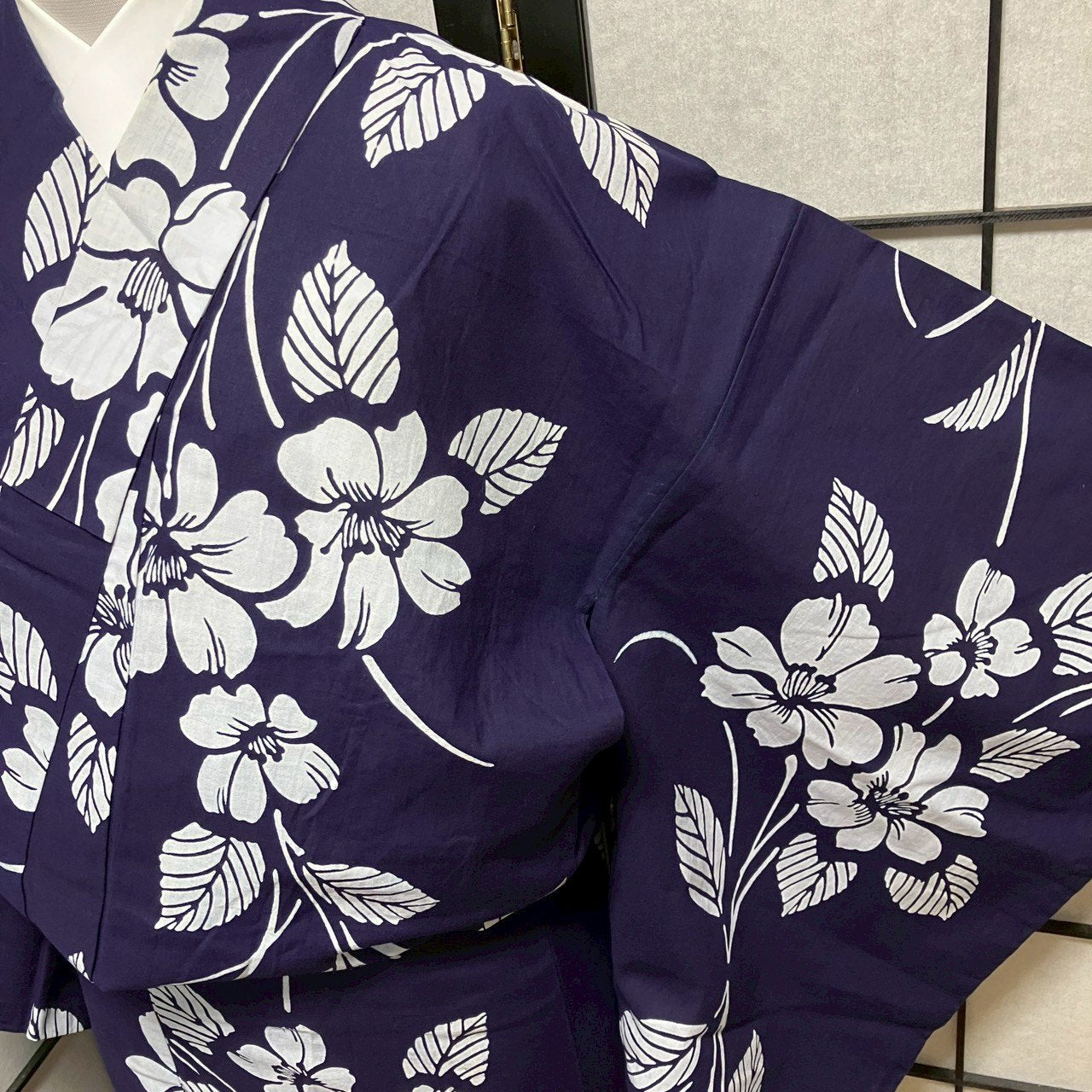 ［9085］浴衣 美品 枝花文様 綿 ゆかた レディース リメイク
