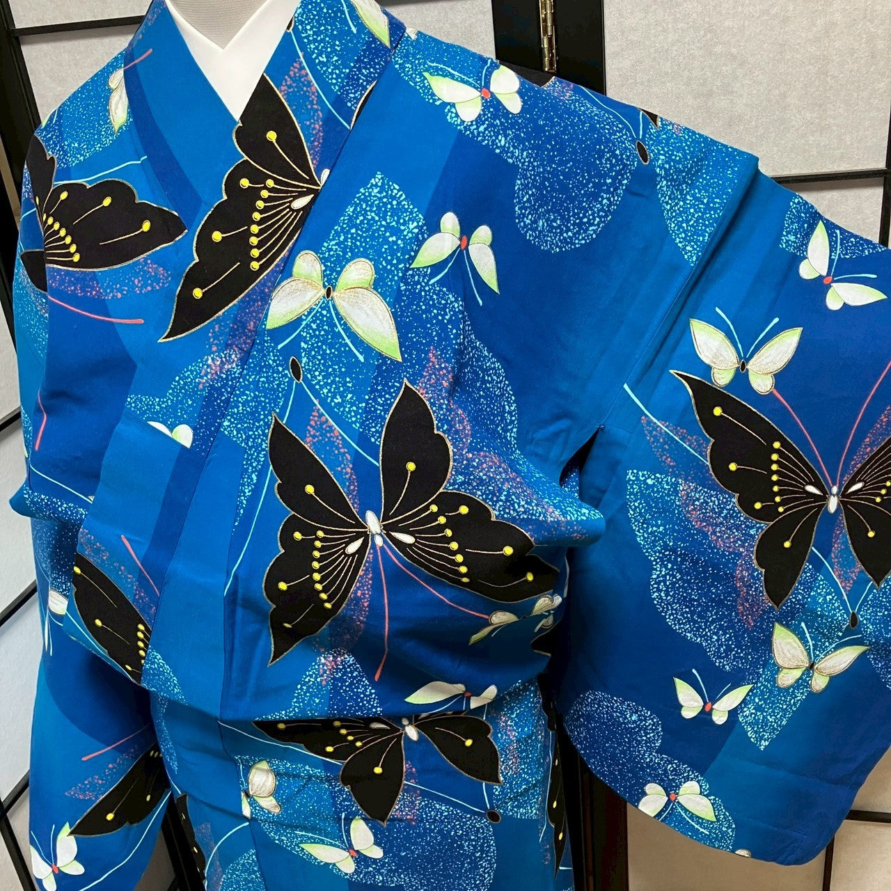 ［9433］浴衣 美品 舞蝶文様 金彩 綿 レディース リメイク ゆかた
