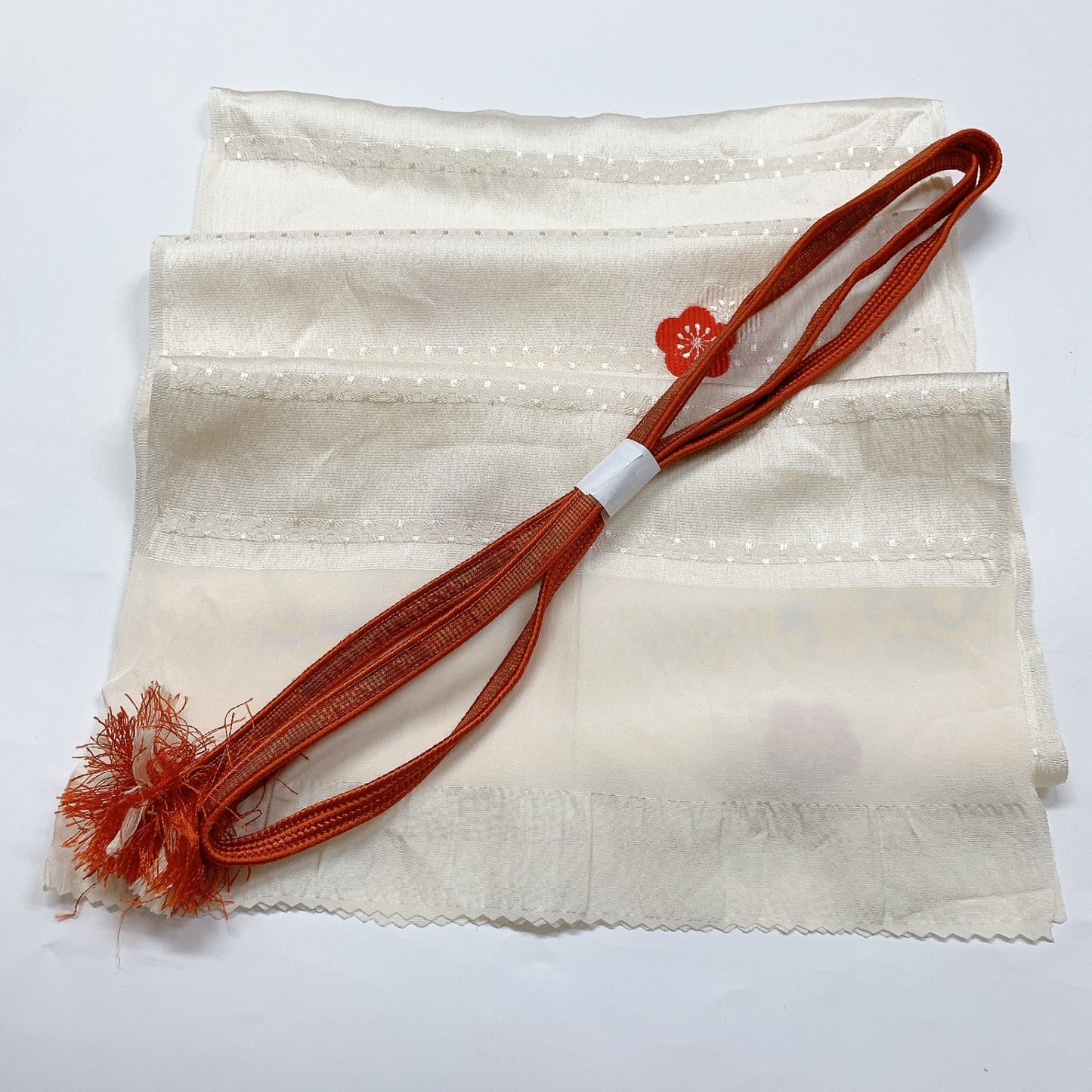［8434］帯締め 帯揚げ セット 横段梅花文様 刺繍 正絹 着物 帯絞め