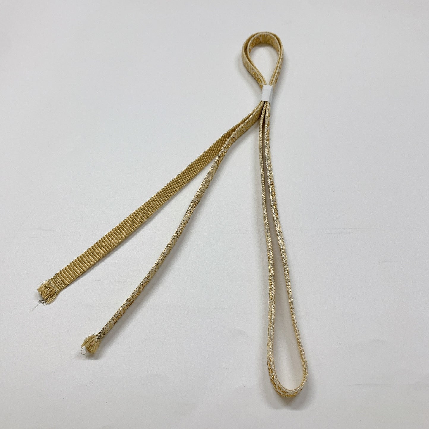 ［8731］帯締め 帯揚げ セット 色紙草花文様 金糸 正絹 着物 帯絞め