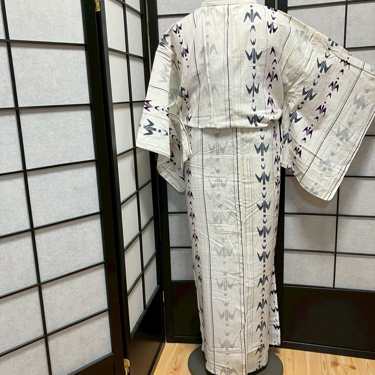 ［9066］浴衣 燕絣文様 白 ゆかた 綿 レディース リメイク