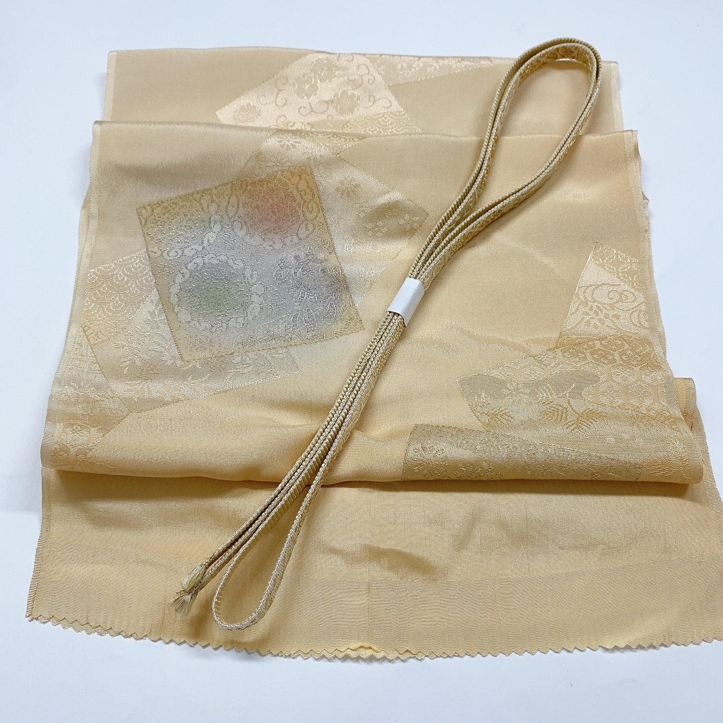 ［8731］帯締め 帯揚げ セット 色紙草花文様 金糸 正絹 着物 帯絞め