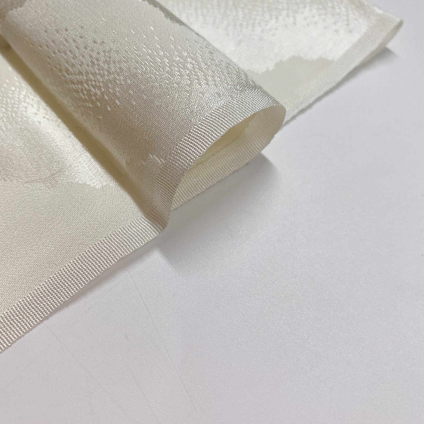［8427］帯締め 帯揚げ セット 舞鶴霞文様 金彩 正絹 着物 帯絞め 白