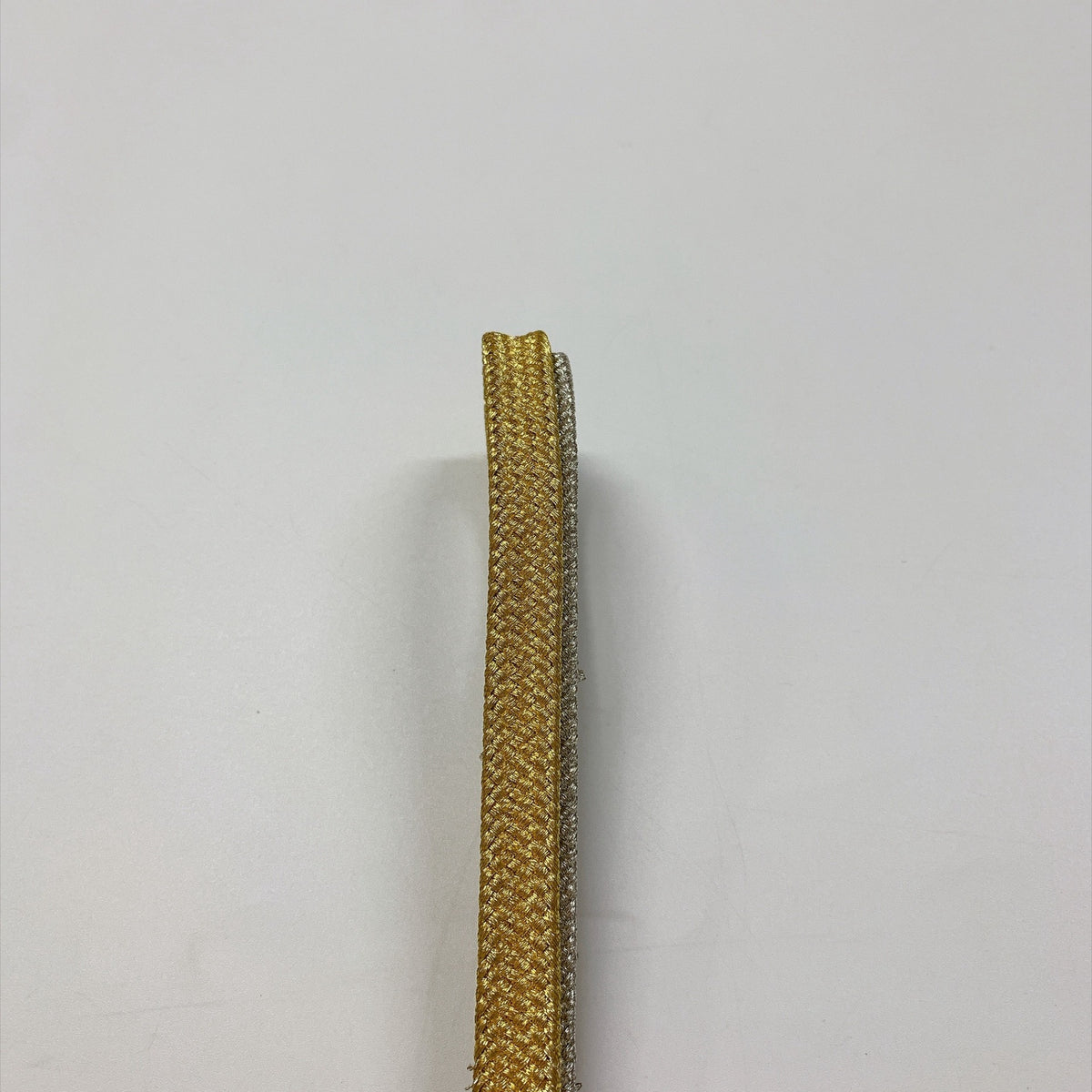［9784］帯締め 帯揚げ セット 無地感覚 縮緬 金銀糸 白 正絹 着物 帯絞め
