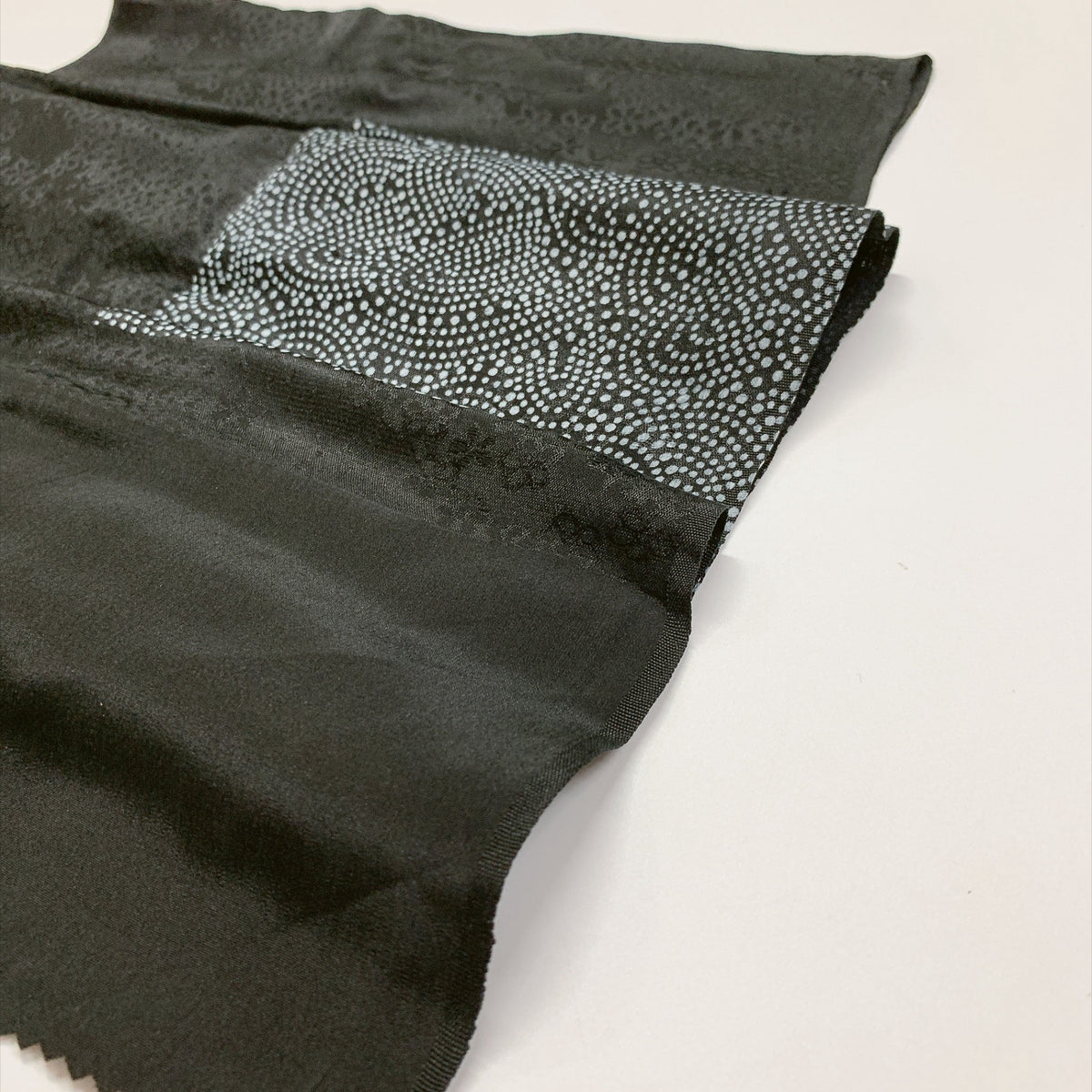 ［9802］帯締め 帯揚げ セット 小花柄 黒 逸品 正絹 着物 帯絞め