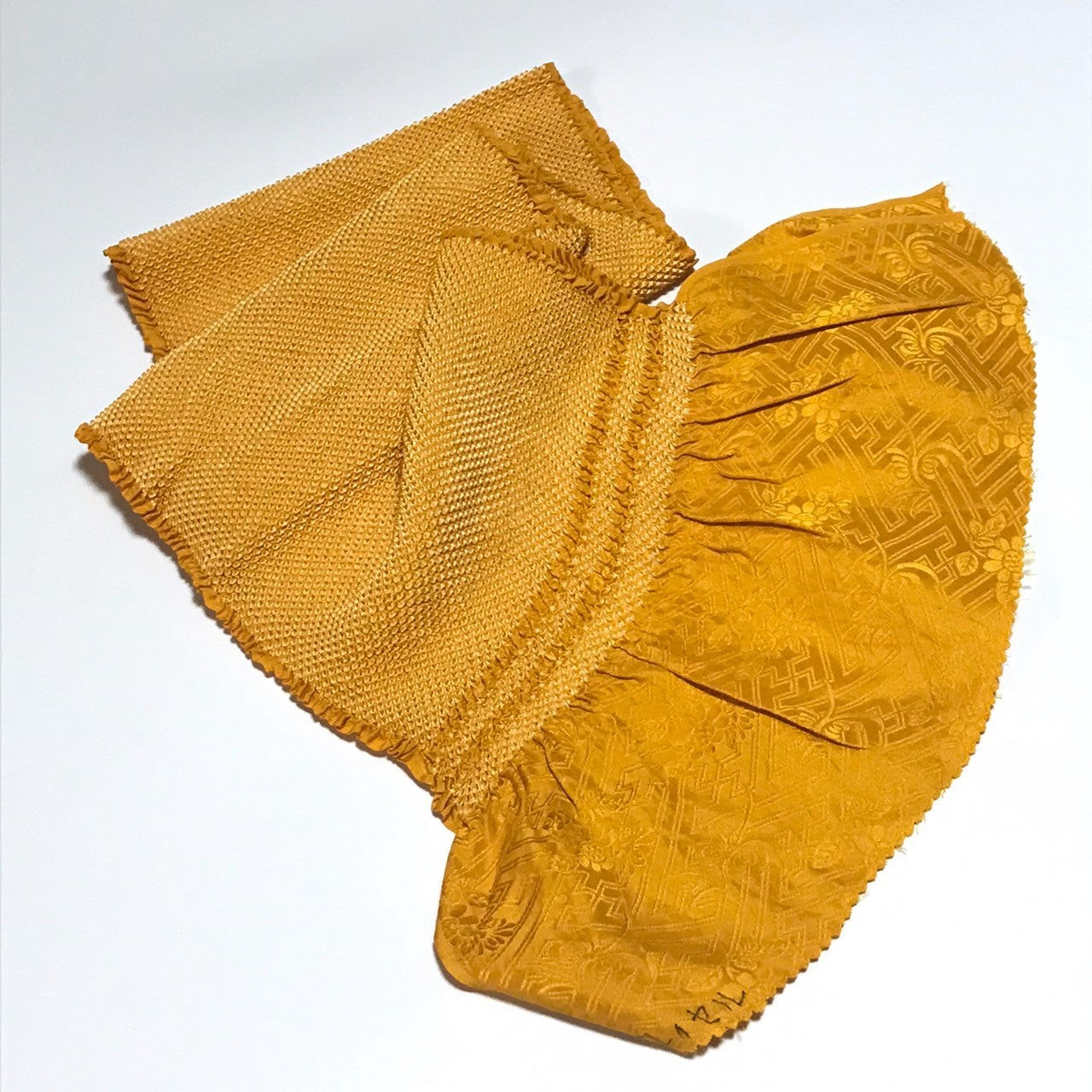 ［9959］帯締め 帯揚げ セット 総絞り 金糸 正絹 着物 帯絞め 成人式 振袖