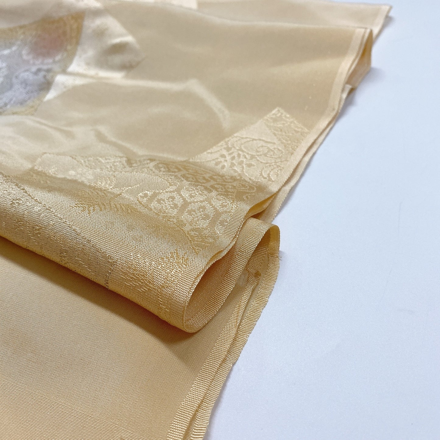 ［8731］帯締め 帯揚げ セット 色紙草花文様 金糸 正絹 着物 帯絞め