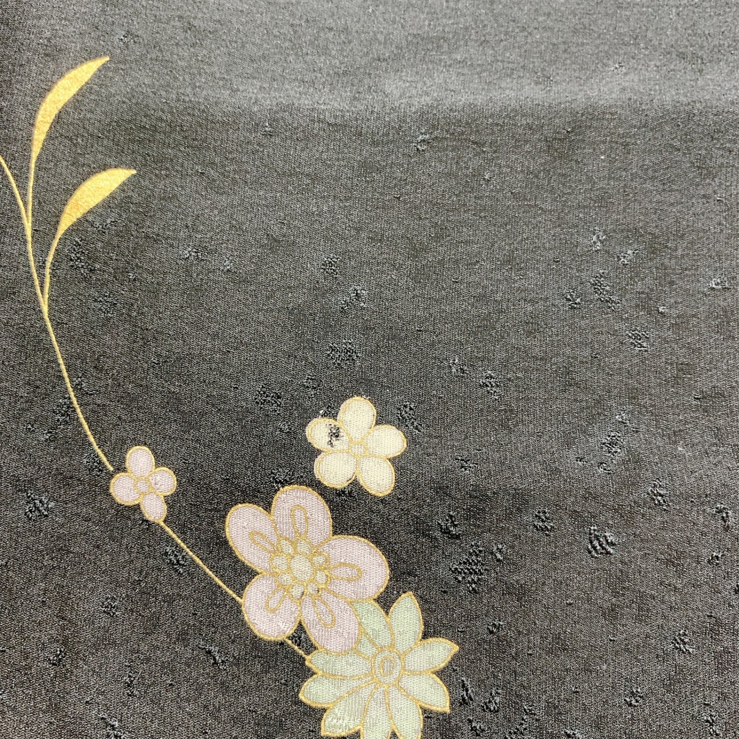 ［8304］帯締め 帯揚げ セット 枝花文様 金彩 黒 正絹 着物 帯絞め