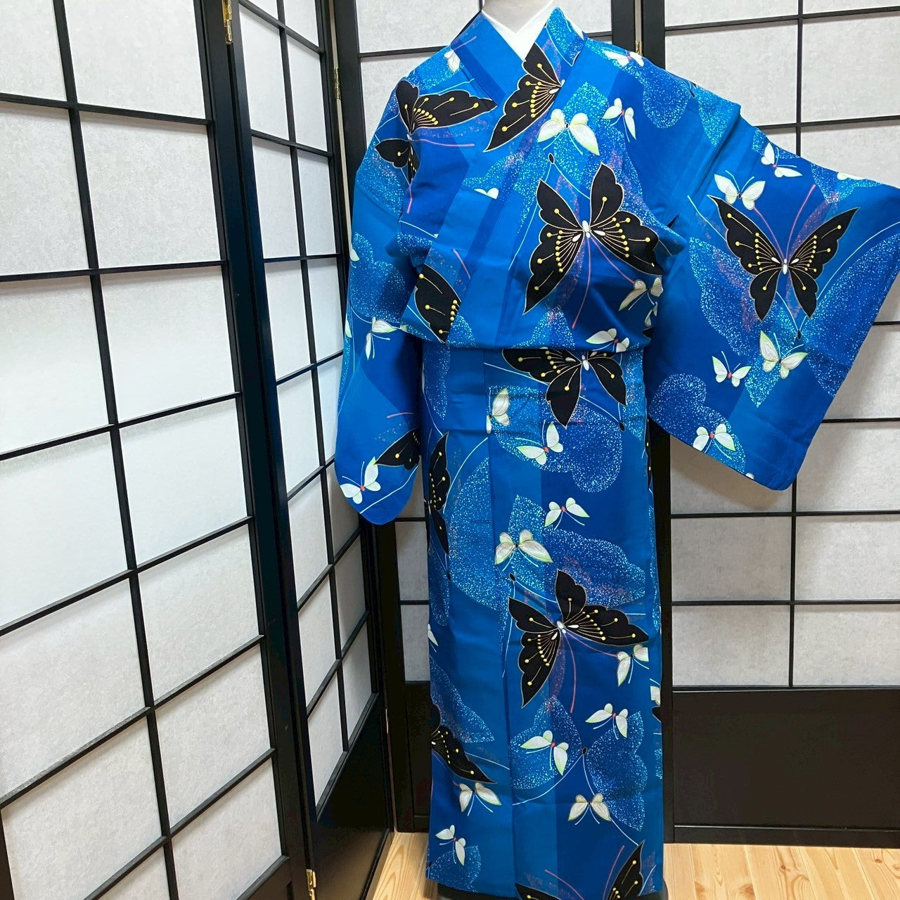 ［9433］浴衣 美品 舞蝶文様 金彩 綿 レディース リメイク ゆかた