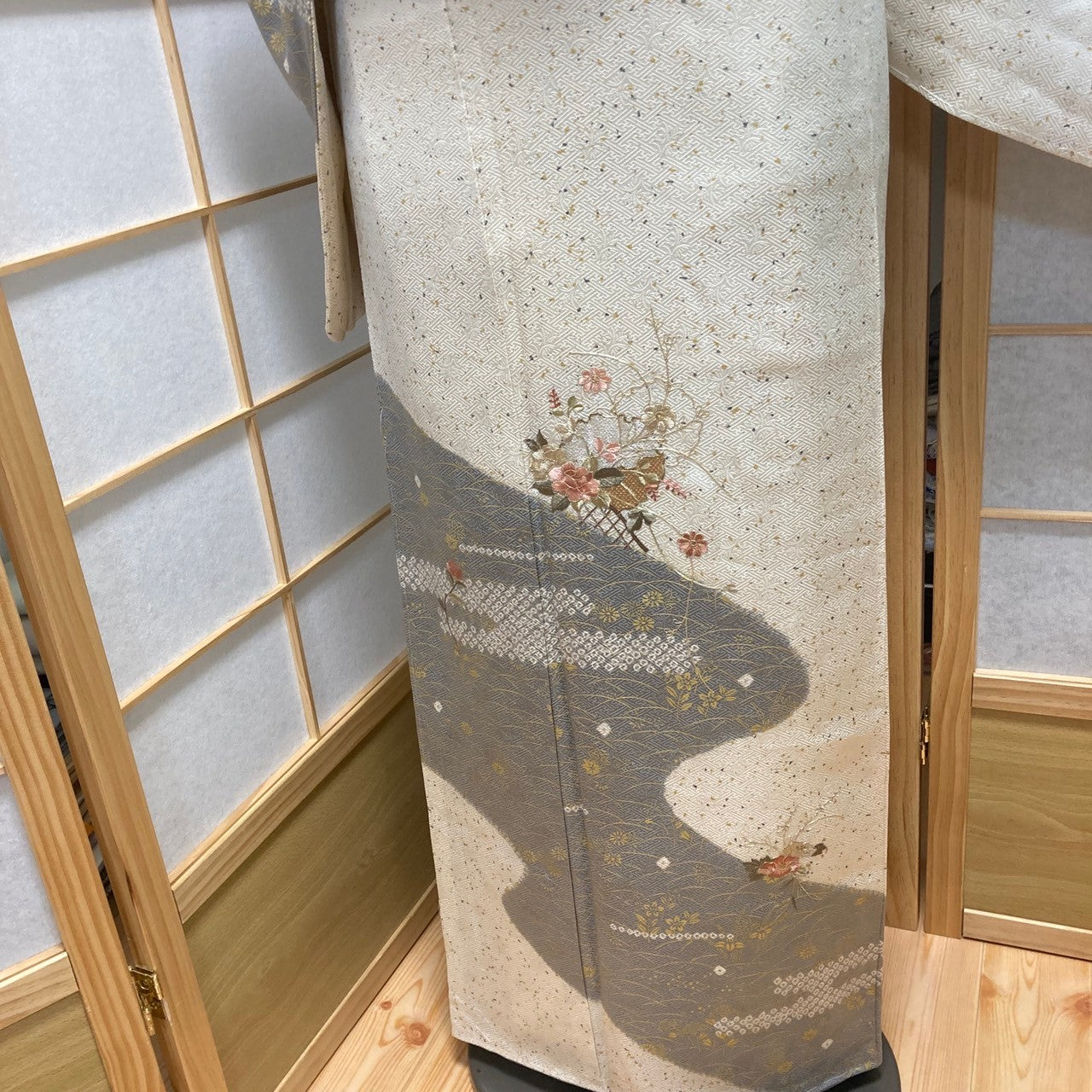 2876# Japanese Kimono Vintage Womens Silk Fabric Robe Kimono only sold