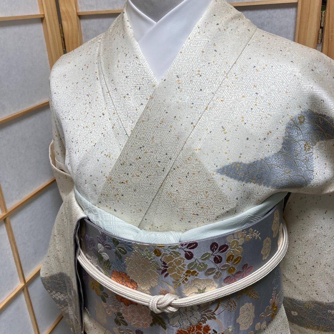 2876# Japanese Kimono Vintage Womens Silk Fabric Robe Kimono only sold