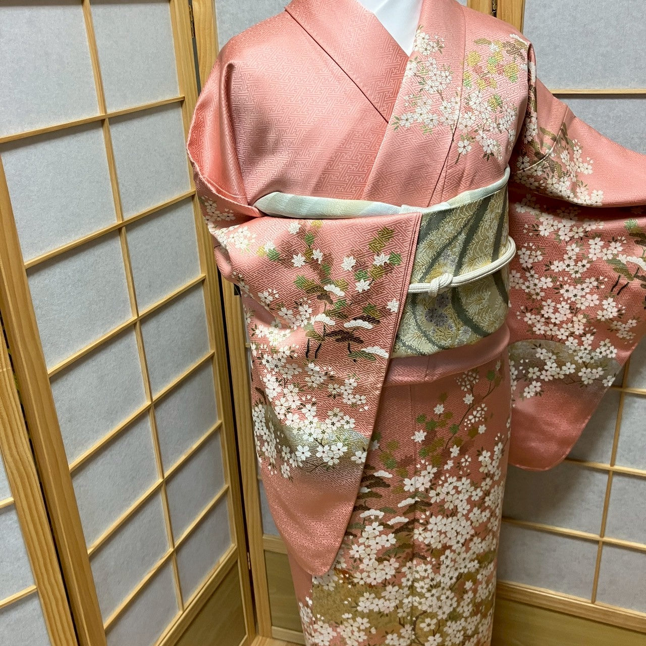 5831# Japanese Kimono Vintage Womens Silk Fabric Robe Kimono only sold Pink