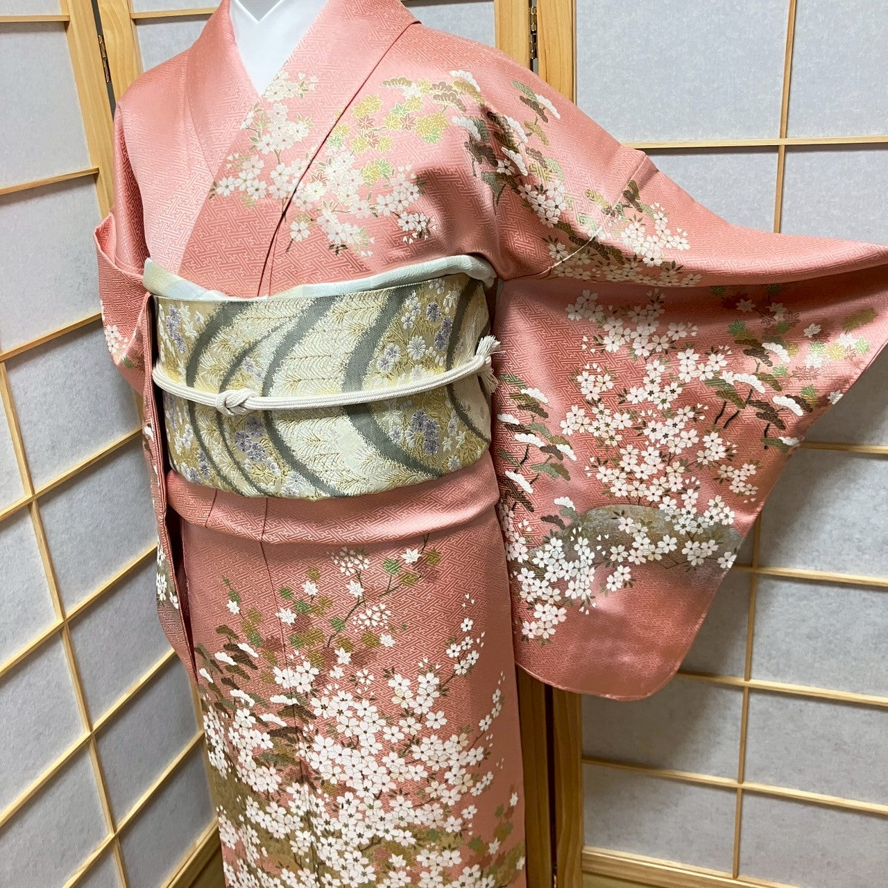 5831# Japanese Kimono Vintage Womens Silk Fabric Robe Kimono only sold Pink