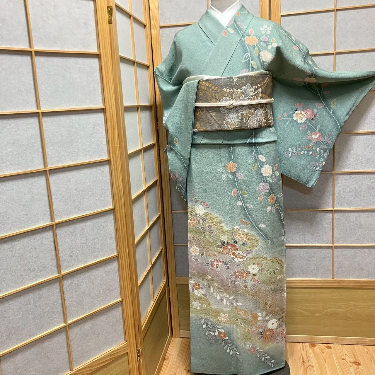 5837# Japanese Kimono Vintage Womens Silk Fabric Robe Kimono only sold