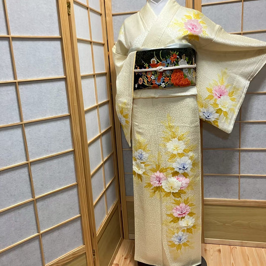 6123# Japanese Kimono Vintage Womens Silk Fabric Robe Kimono only sold Yellow