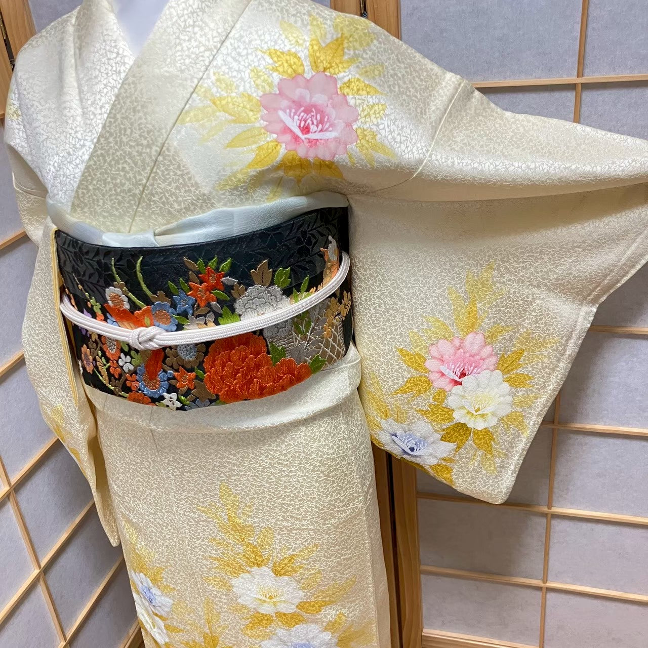 6123# Japanese Kimono Vintage Womens Silk Fabric Robe Kimono only sold Yellow