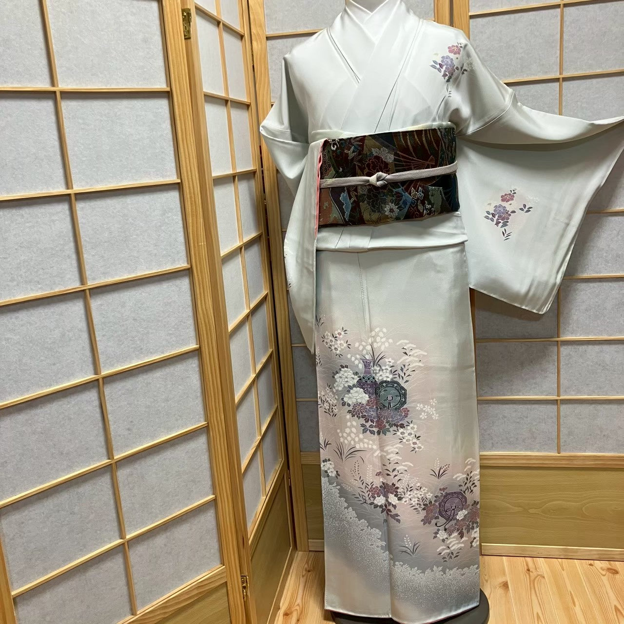 7497# Japanese Kimono Vintage Womens Silk Fabric Robe Kimono only sold