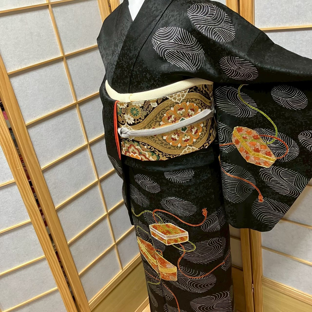 7521# Japanese Kimono Vintage Womens Silk Fabric Robe Kimono only sold Black