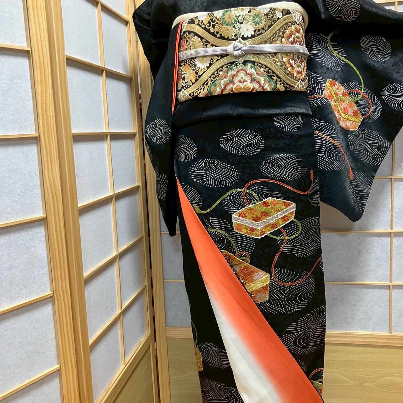 7521# Japanese Kimono Vintage Womens Silk Fabric Robe Kimono only sold Black