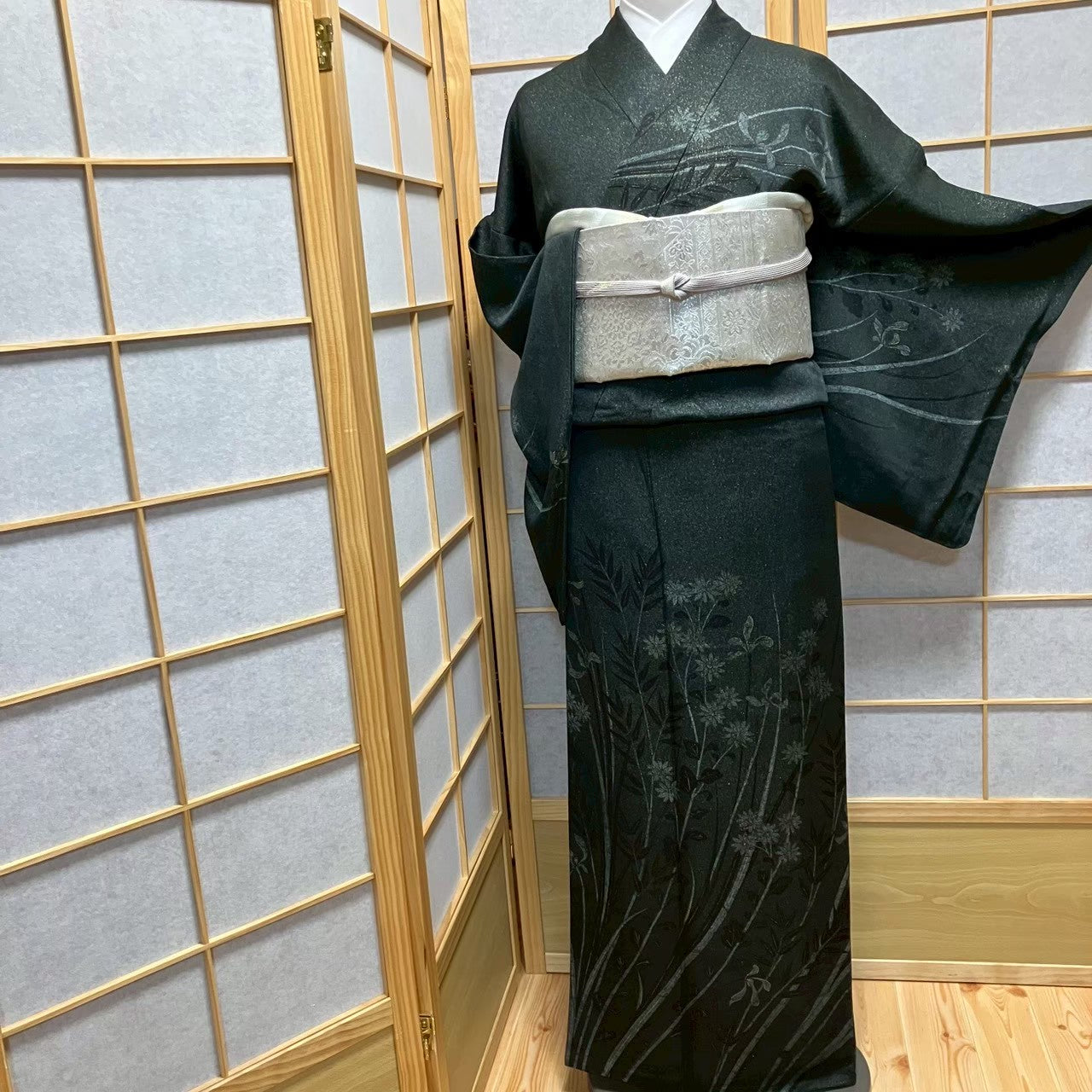 7504# Japanese Kimono Vintage Womens Silk Fabric Robe Kimono only sold