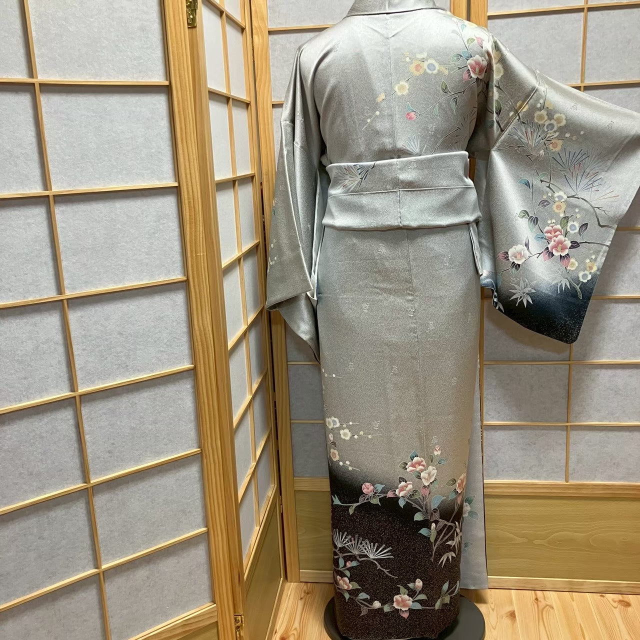 7820# Japanese Kimono Vintage Womens Silk Fabric Robe Kimono only sold Gray
