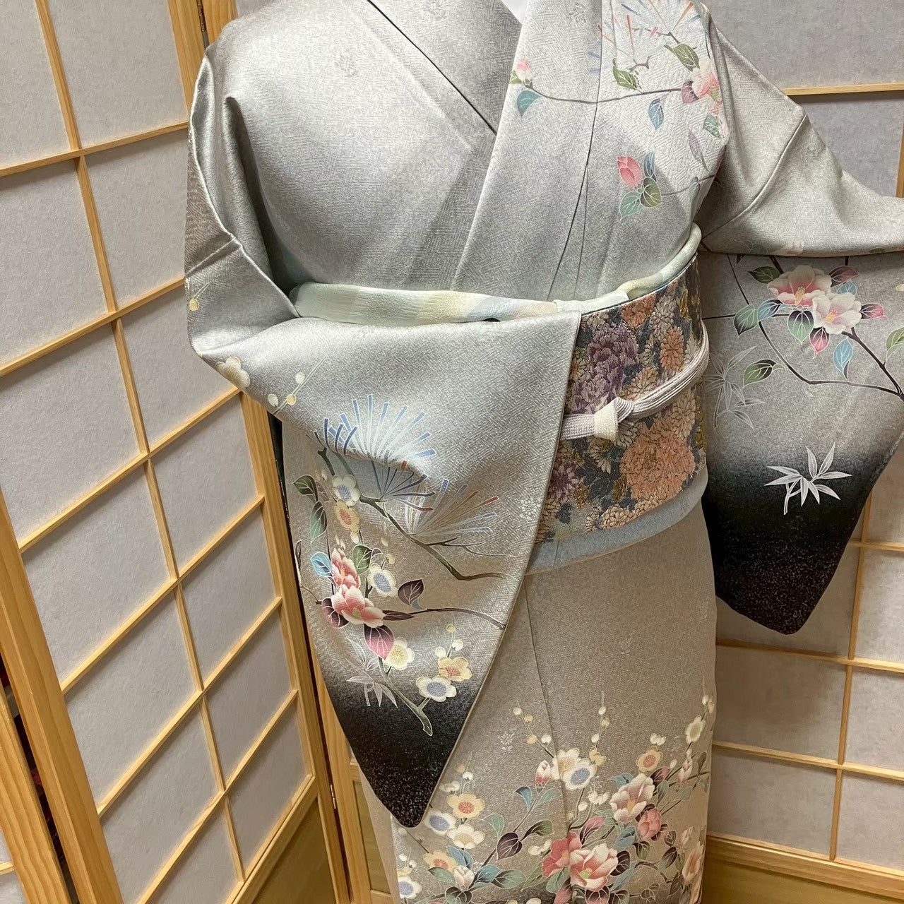 7820# Japanese Kimono Vintage Womens Silk Fabric Robe Kimono only sold Gray