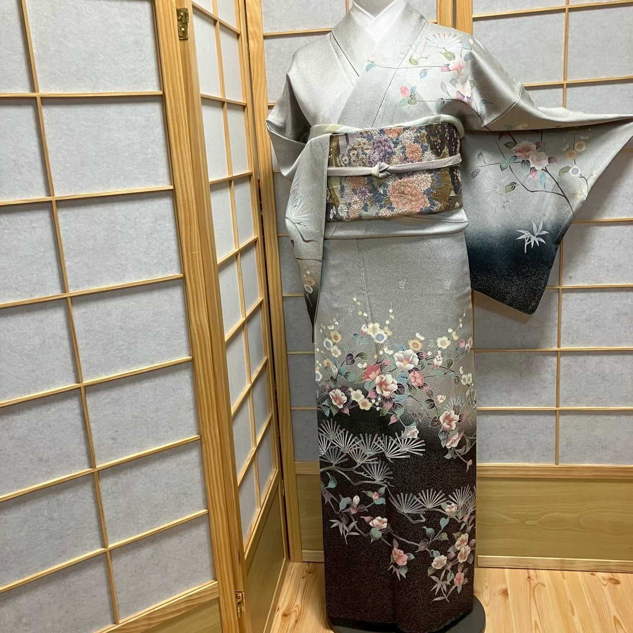 7820# Japanese Kimono Vintage Womens Silk Fabric Robe Kimono only sold Gray