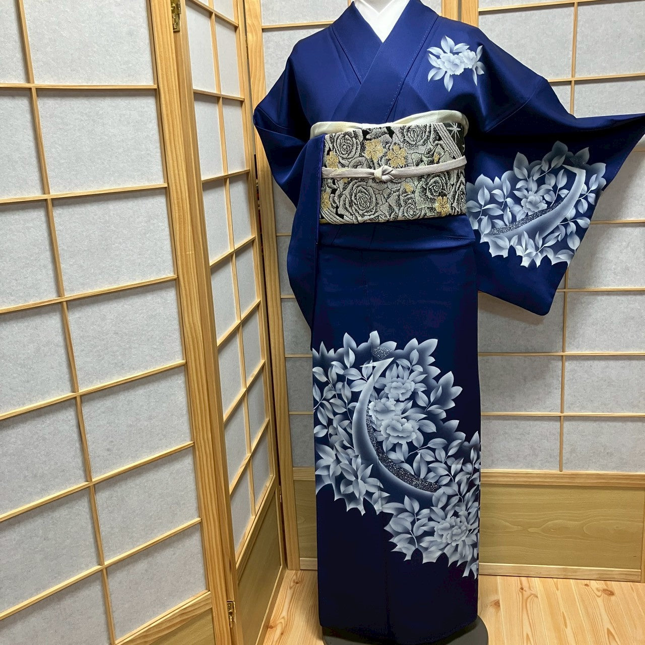 8186# Japanese Kimono Vintage Womens Silk Fabric Robe Kimono only sold Blue