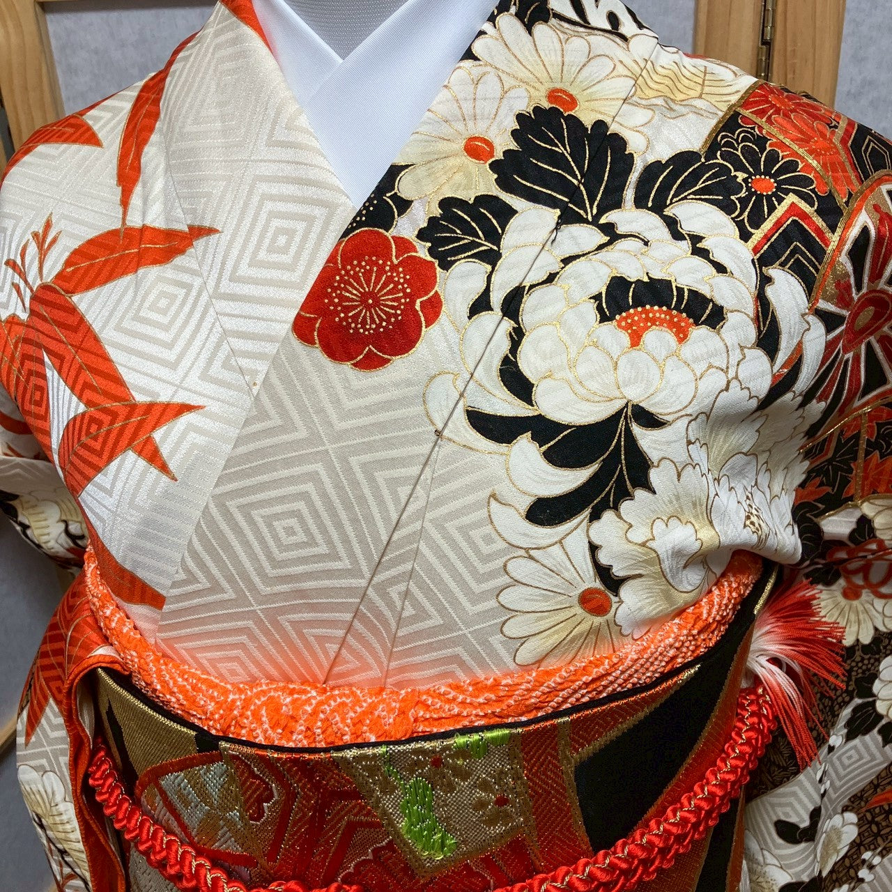 8456# Japanese Vintage Furisode Kimono Obi Obijime Obiage 4-Piece Set Silk Robe