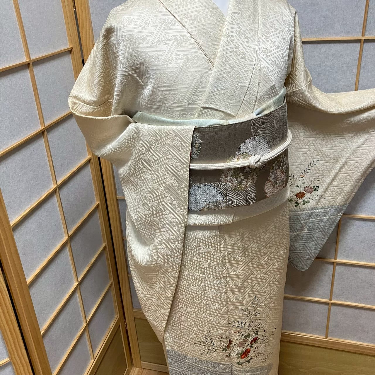 8197# Japanese Kimono Vintage Womens Silk Fabric Robe Kimono only sold