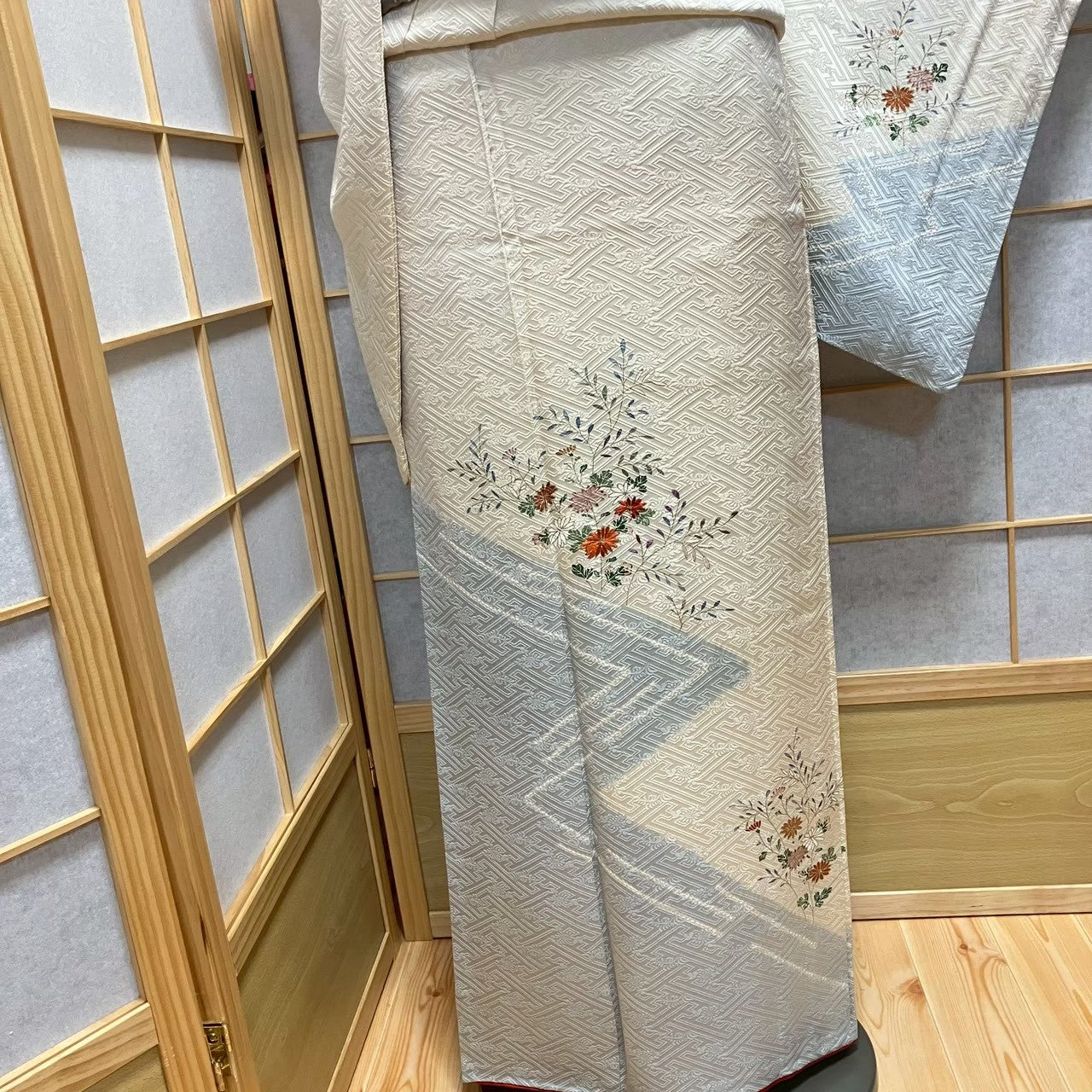 8197# Japanese Kimono Vintage Womens Silk Fabric Robe Kimono only sold