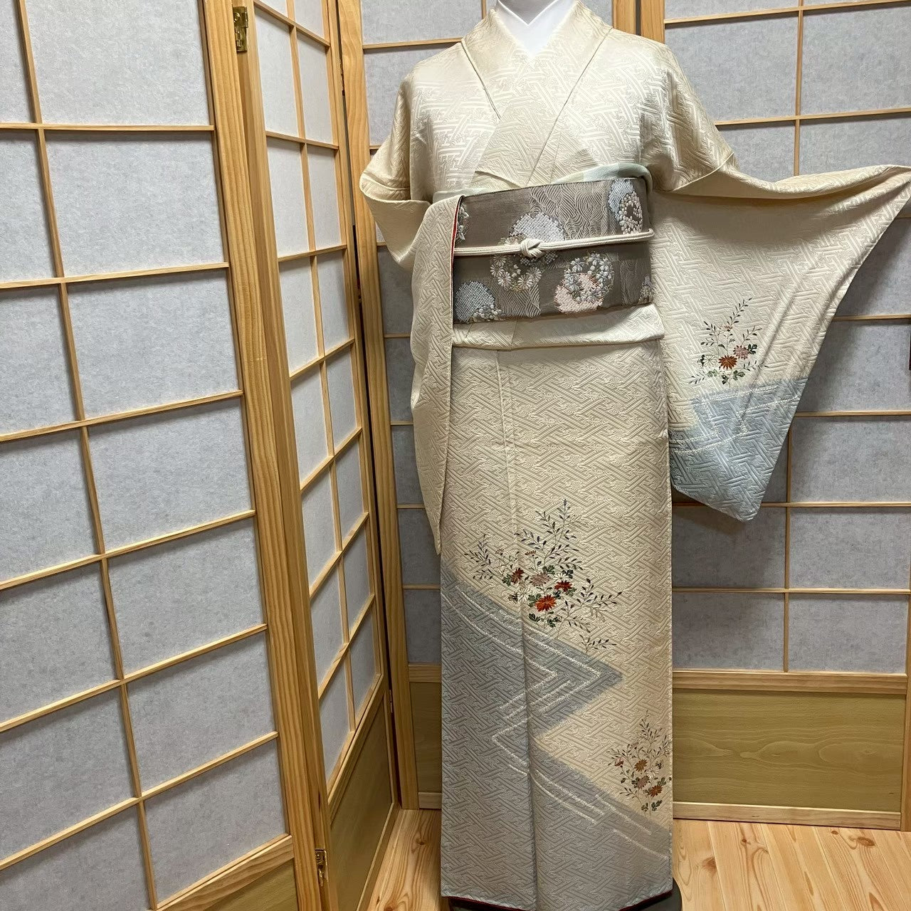 8197# Japanese Kimono Vintage Womens Silk Fabric Robe Kimono only sold