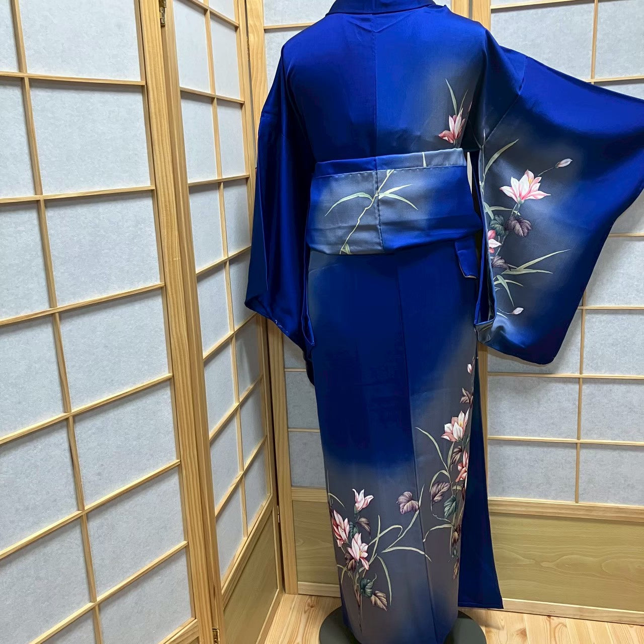 8485# Japanese Kimono Vintage Womens Silk Fabric Robe Kimono only sold Blue