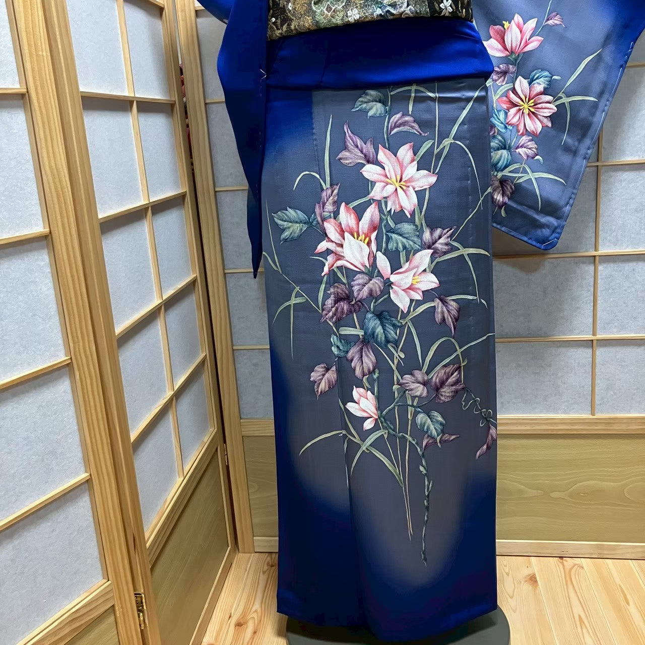8485# Japanese Kimono Vintage Womens Silk Fabric Robe Kimono only sold Blue
