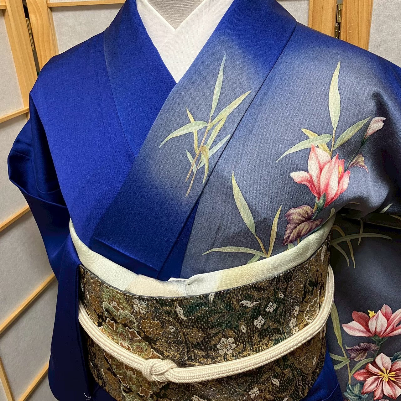 8485# Japanese Kimono Vintage Womens Silk Fabric Robe Kimono only sold Blue