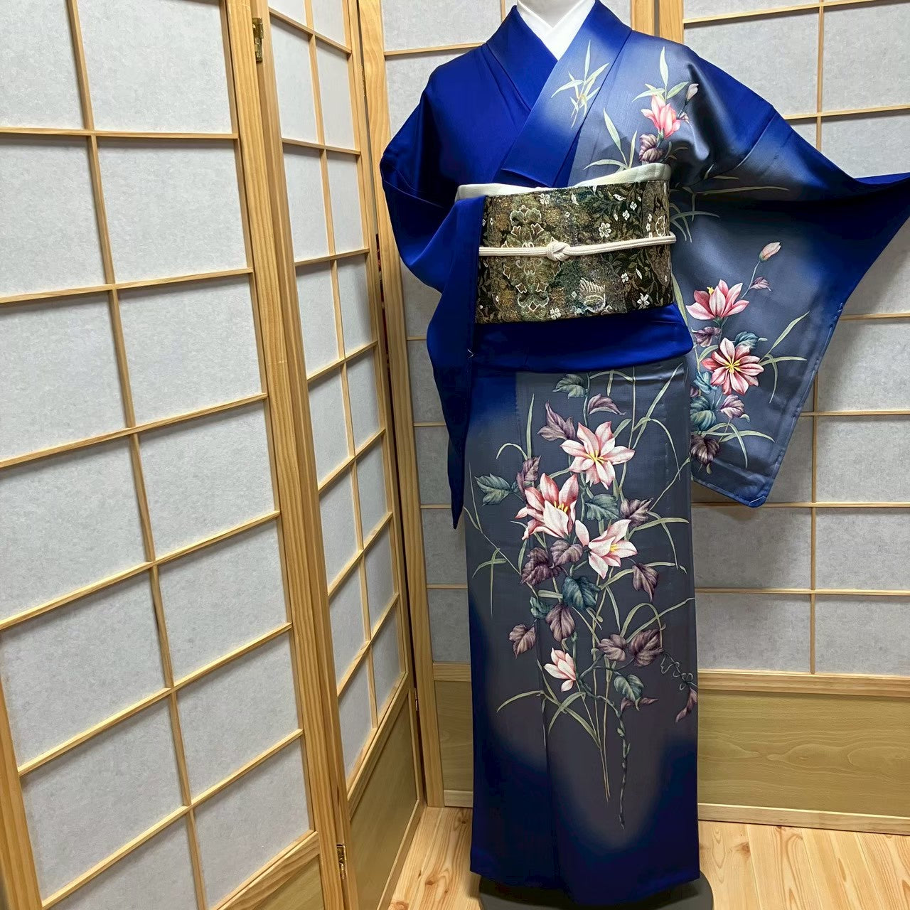 8485# Japanese Kimono Vintage Womens Silk Fabric Robe Kimono only sold Blue