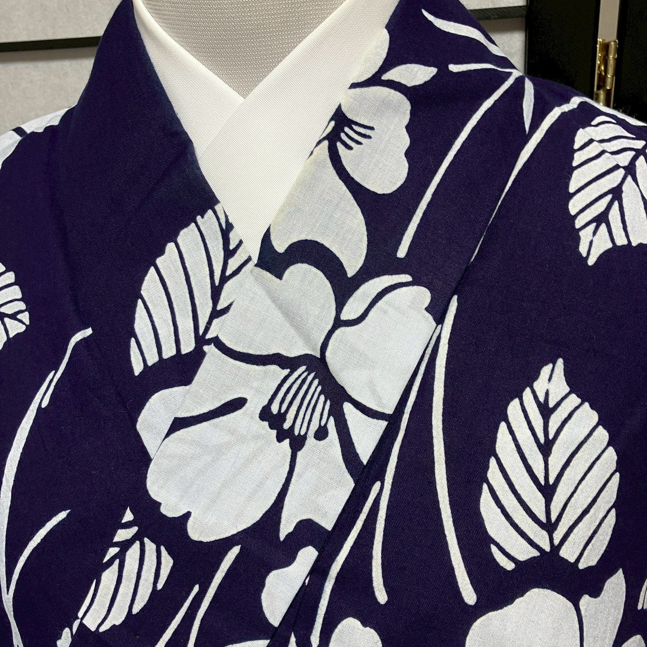 ［9085］浴衣 美品 枝花文様 綿 ゆかた レディース リメイク