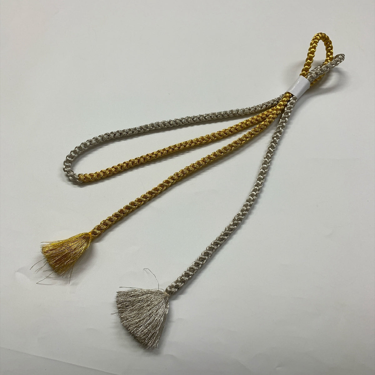 ［9829］帯締め 帯揚げ セット 亀甲花文様 雲取 金彩 白 正絹 着物 帯絞め