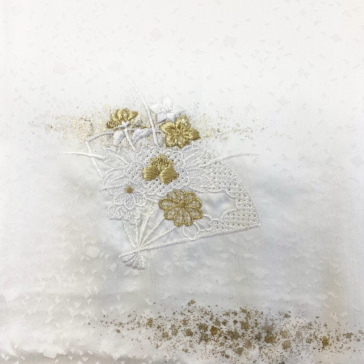 ［8274］帯締め 帯揚げ セット 扇花霞ぼかし 刺繍 金銀糸 正絹 着物 帯絞め 白
