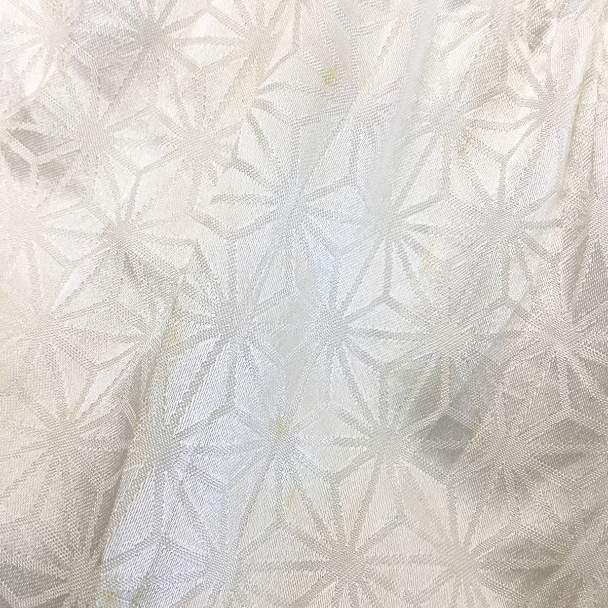 ［9719］帯締め 帯揚げ セット 渦巻文様 白 金糸 絞り 正絹 着物 帯絞め