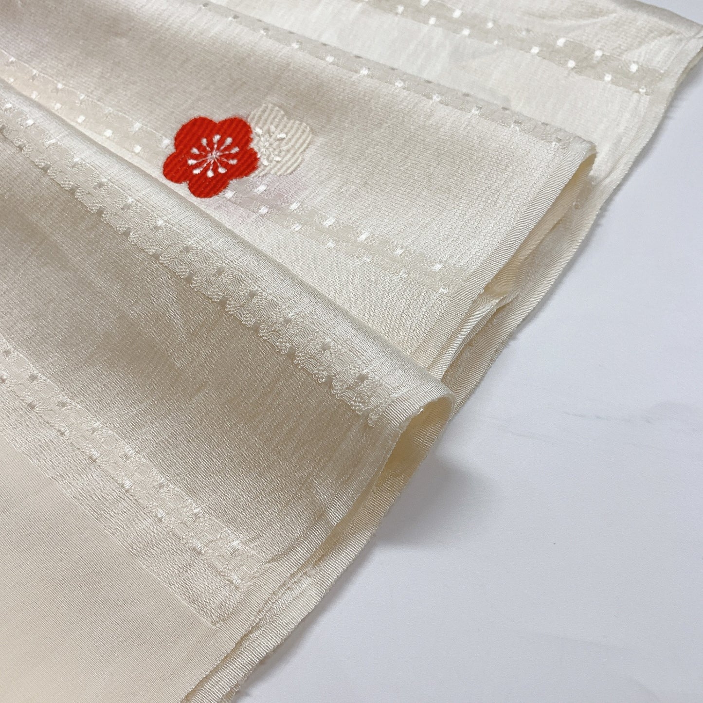 ［8434］帯締め 帯揚げ セット 横段梅花文様 刺繍 正絹 着物 帯絞め