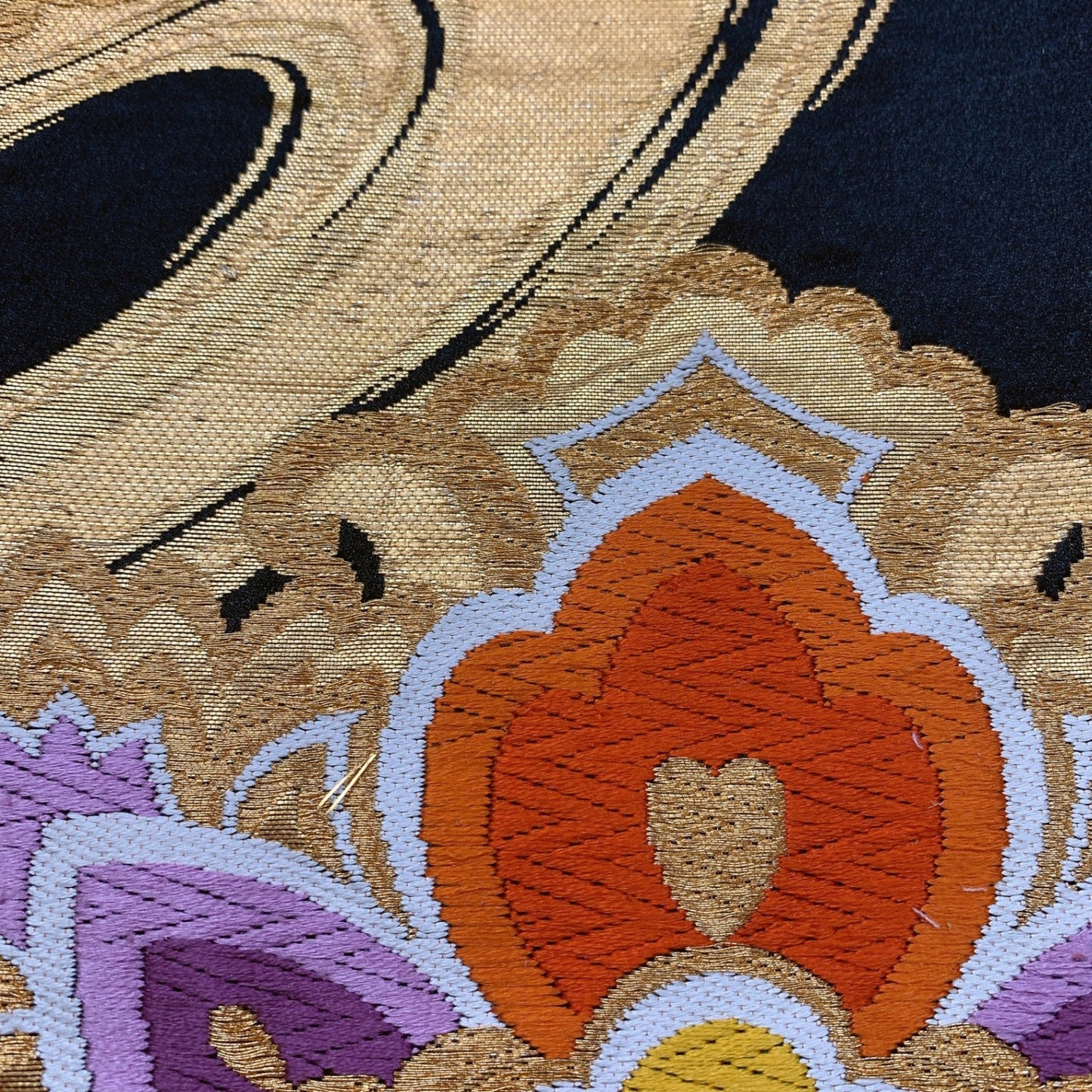 ［8981］袋帯 花菱流水文様 刺繍 金彩 黒 六通 正絹 着物 フォーマル