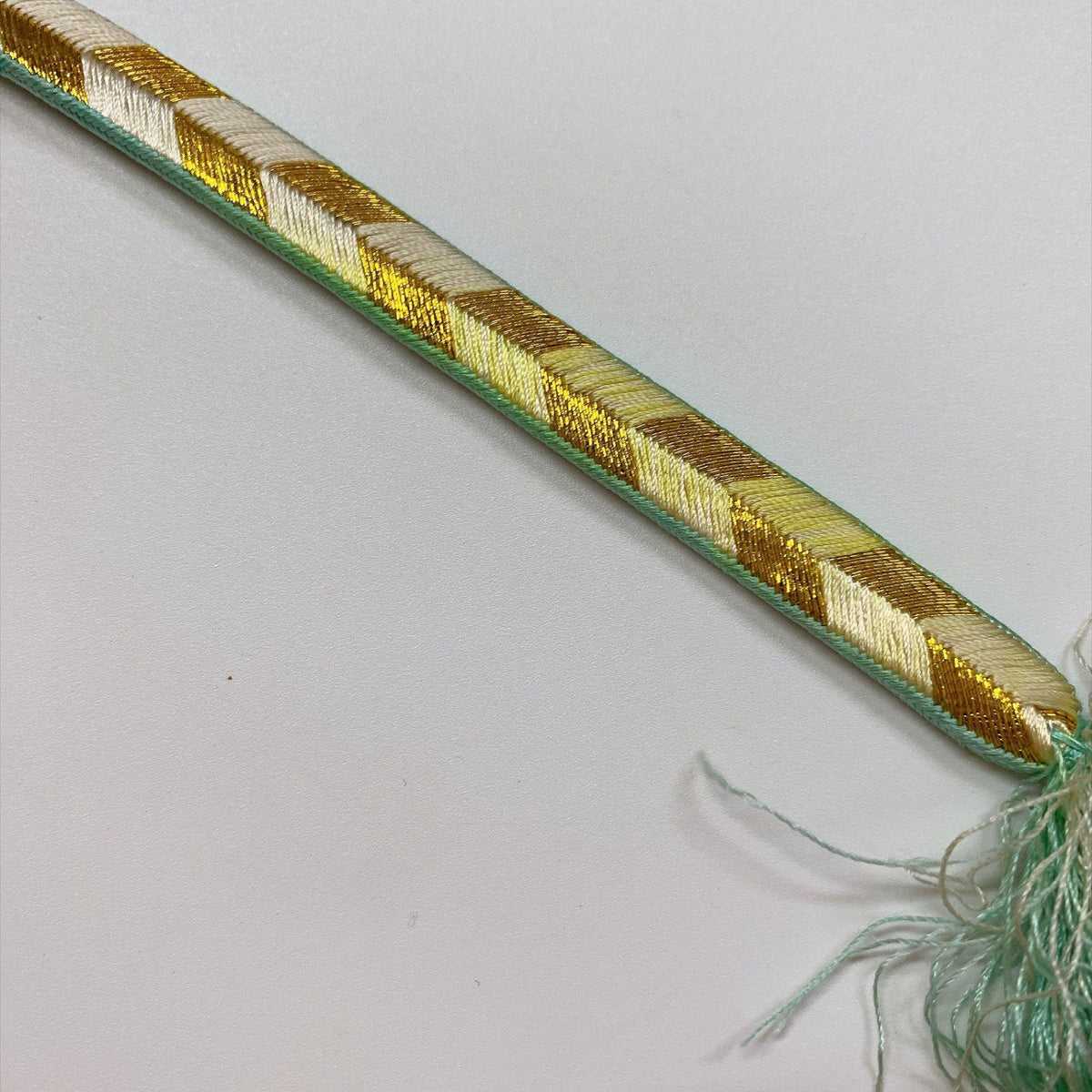 ［9819］帯締め 帯揚げ セット 草花文様 金糸 白 正絹 着物 帯絞め