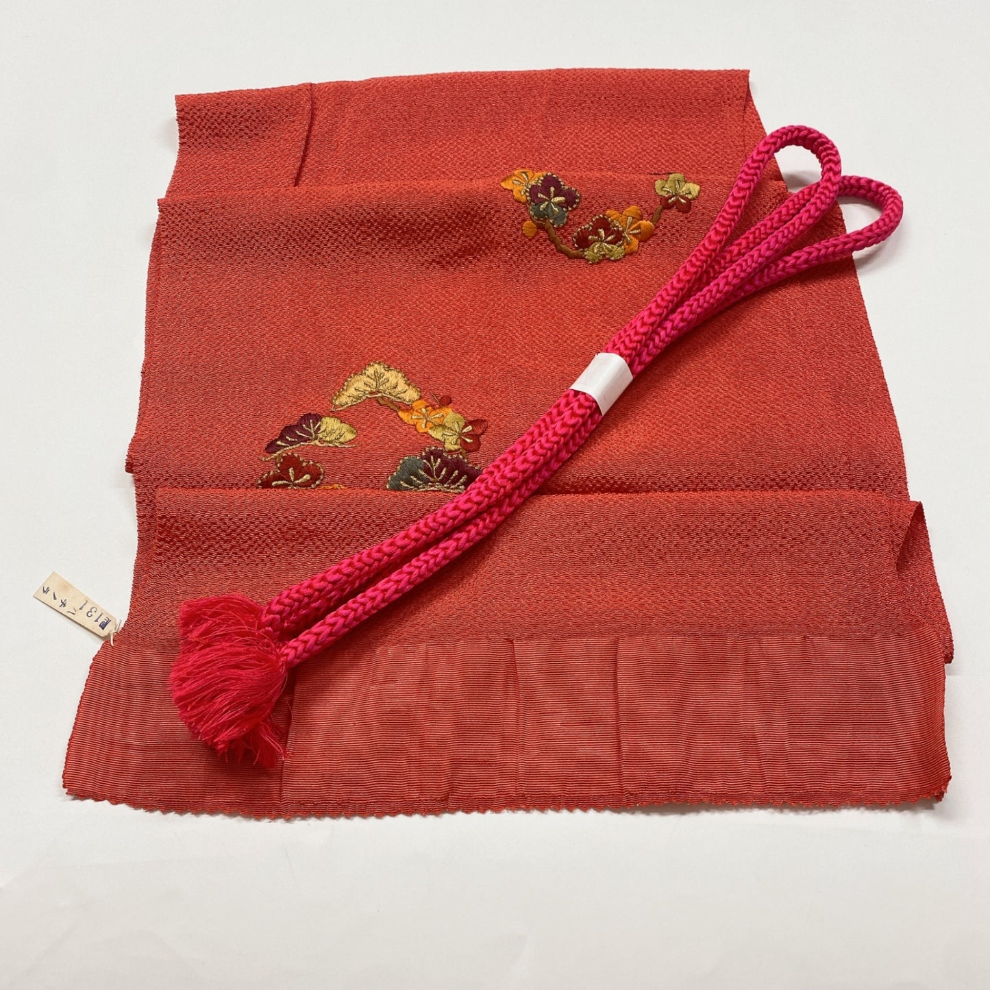 ［8362］帯締め 帯揚げ セット 松花文様 刺繍 金糸 縮緬 正絹 着物 帯絞め
